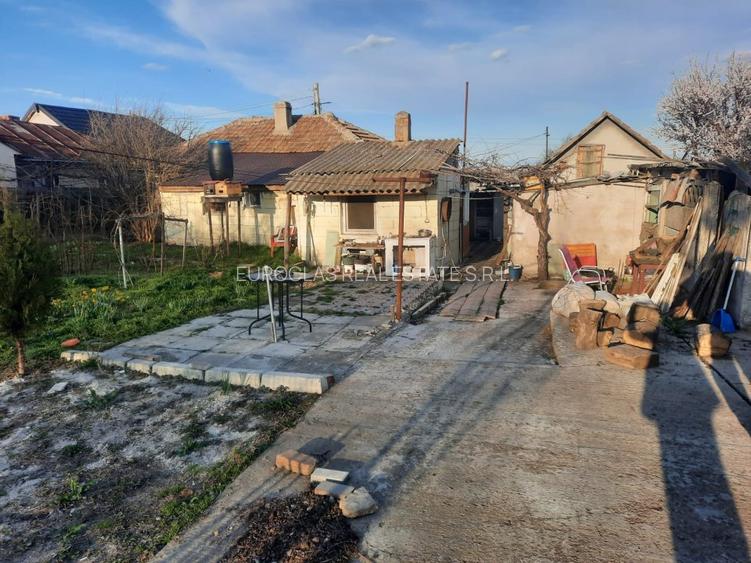 Casa 2 corpuri - Ovidiu - 110.000 euro  (Cod E2) - 4