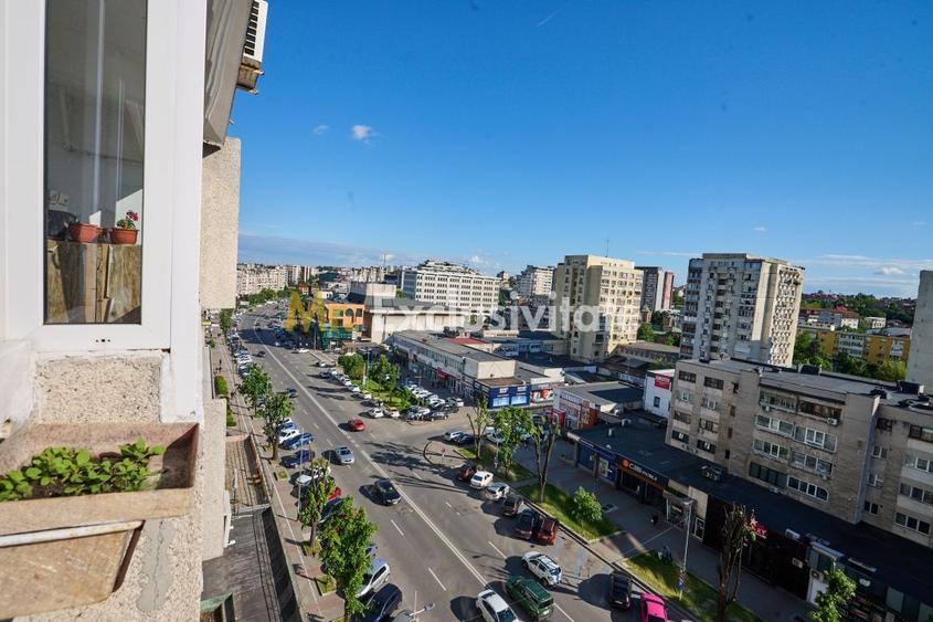 Vand/Schimb Apartament 3 camere ultracentral cu Apartament 2 camere+diferenta