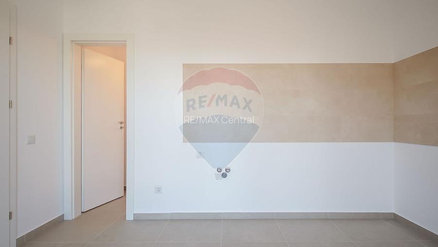 Garsoniera decomandata, 40 mp utili, etaj 1 | ROKMAN | Zona Tractorul - 10