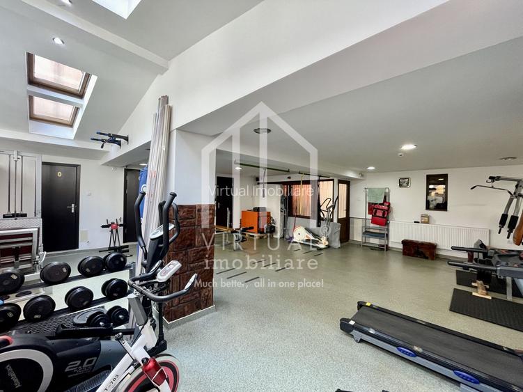 Vila/Pensiune cu 3 corpuri, 34 de camere, sala de fitness - Central - 39