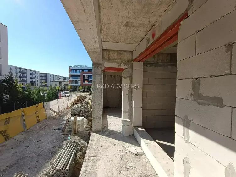 Garsonieră modernă cu bucătărie închisă și balcon - 7