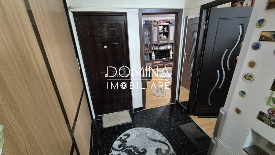 Vanzare apartament 2 camere decomandat - 52 mp - strada 23 August  - 7