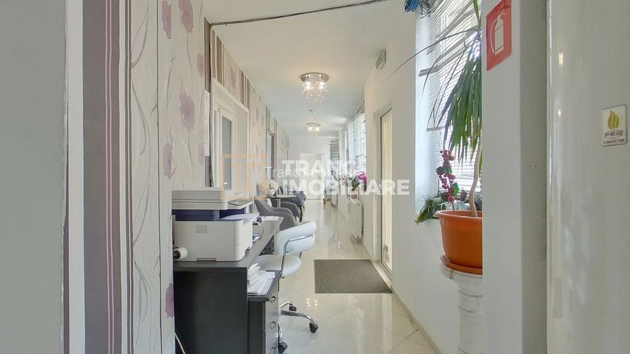 Casă generoasă cu 11 camere + spațiu comercial inclus | Calea Radnei - 7