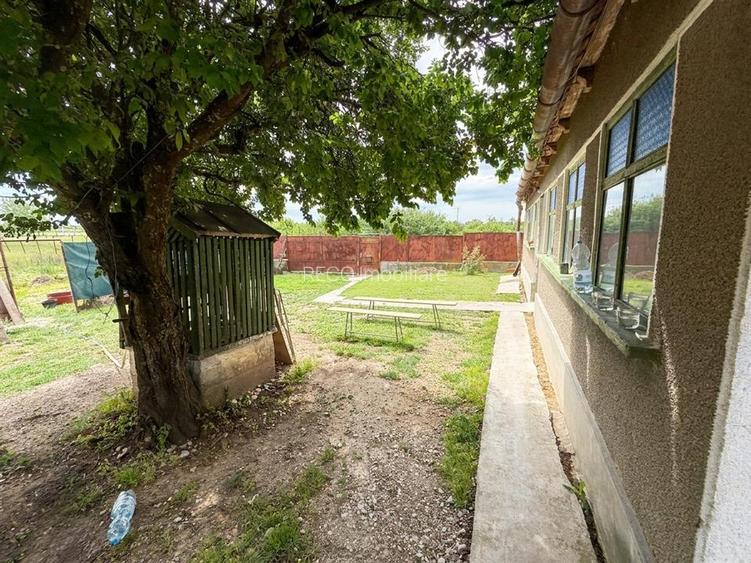 RECO Casa de vanzare cu 3014 mp teren si dublu front stradal ,Gepiu - 5