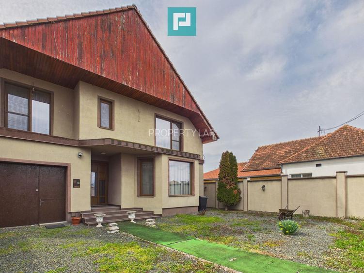 Casă spațioasă în Sântana - 29