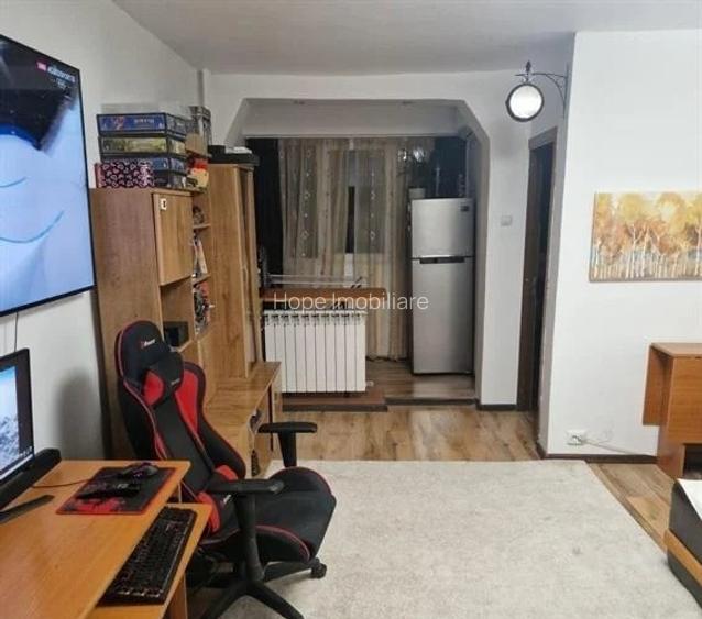 Obor-strada Masina de paine-garsoniera - 10