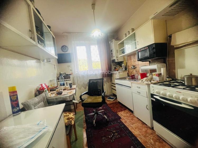 Vintage apartament  3 camere , Iuliu Maniu  ,zona excelenta etaj 3  - 8