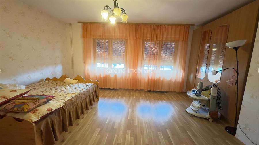 Vilă spațioasă de vanzare in Sanpetru zona Lempes - 10