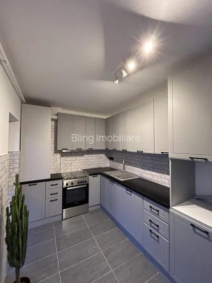 Apartament cu 3 camere, 2 bai, balcon, zona Teilor - 4