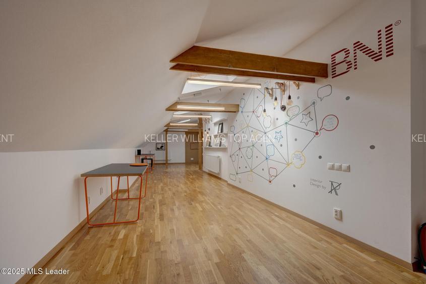 In Cartierul Evreiesc, casa 3 camere pivnita si mansarda open space. - 11