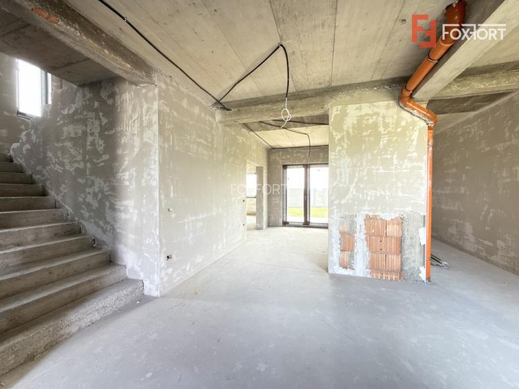 Casa cu 4 camere, interior la gri si exterior la rosu in Sacalaz - 10