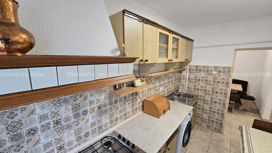 Apartament de vanzare  2 camere, renovat si mobilat complet,  central Focsani - 18