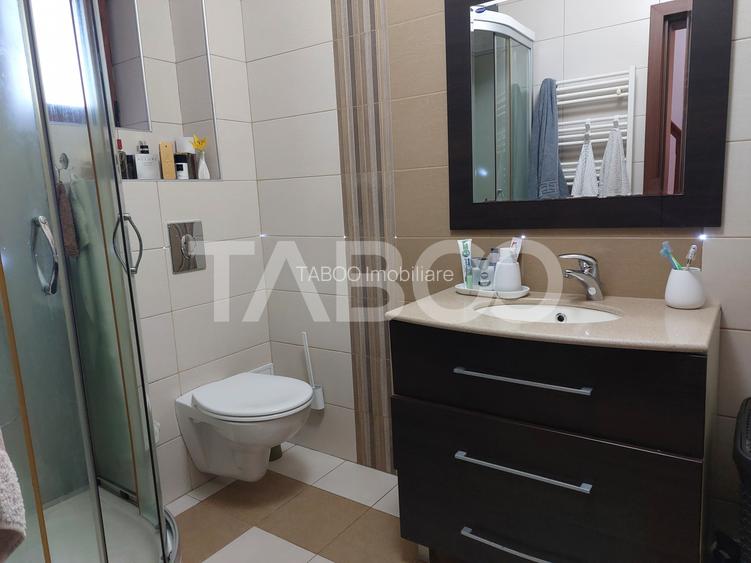 Duplex de vanzare P+M 100 mpu 4 camere curte libera 110 mp Cisnadie - 9