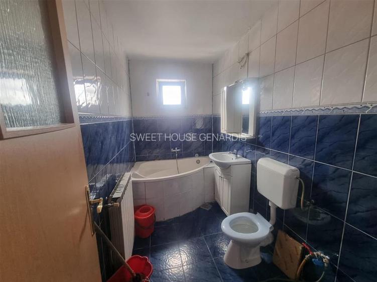 Apartament cu trei camere zona centrala - 9