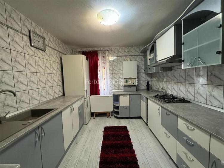 Apartament 3 camere bloc vila -2 balcoane- Noua- mobilat utilat - 4