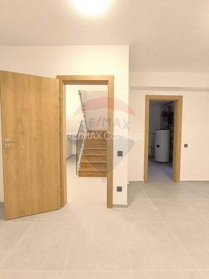 Casă de vanzare - 33