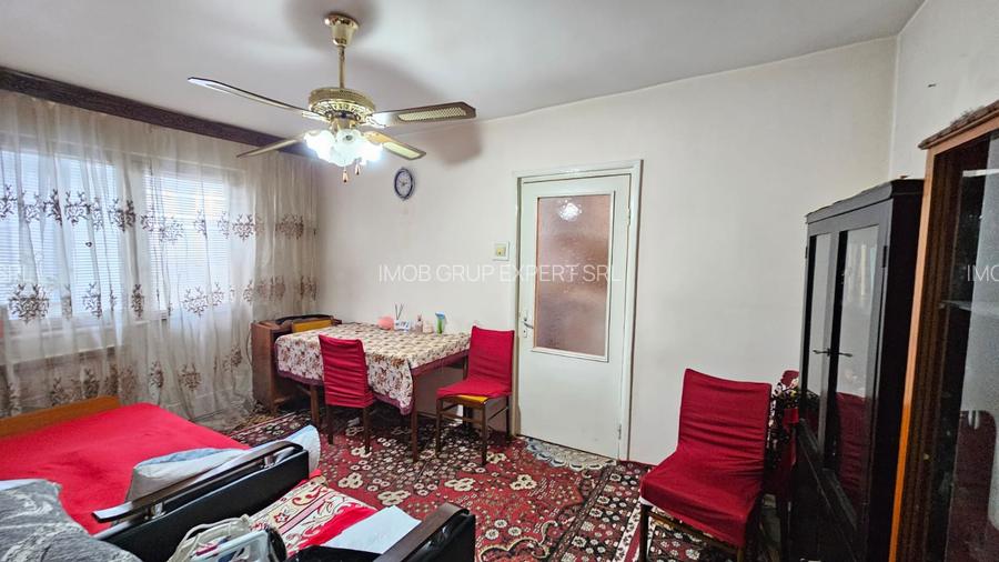 Apartament cu 2 camere, etaj 3, zona Micro 40  Pret 39.900 Euro - 2