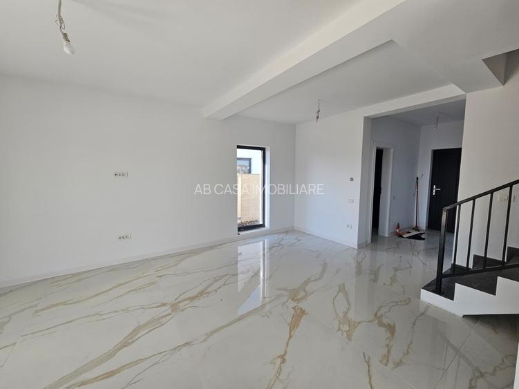 Duplex nou, P+E, 1 apartament la cheie, 1 la alb, Moșnița Veche, comision 0% - 13