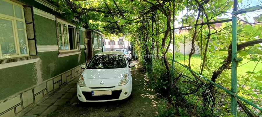 Casa sanatoasa in centrul localitatii Cristian - 12