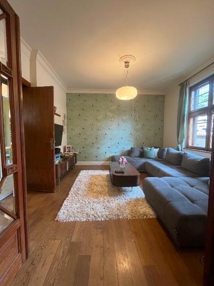 Apartament superb, tot  etajul 1,  Dorobanti, in vila cu curte si garaj
