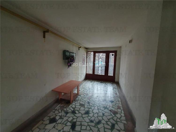 Oportunitate ultracentral - apartament 4 camere garaj boxa si curte Constanta - 17