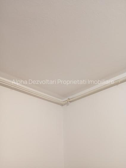 Titan, Piata 1 Decembrie 1918, str. Postavarul - 10