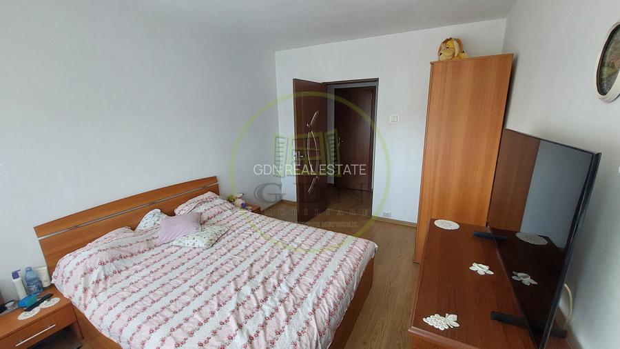 Apartament 3 camere, decomandat, 71 mp, Brazda, zona Simplon - 2