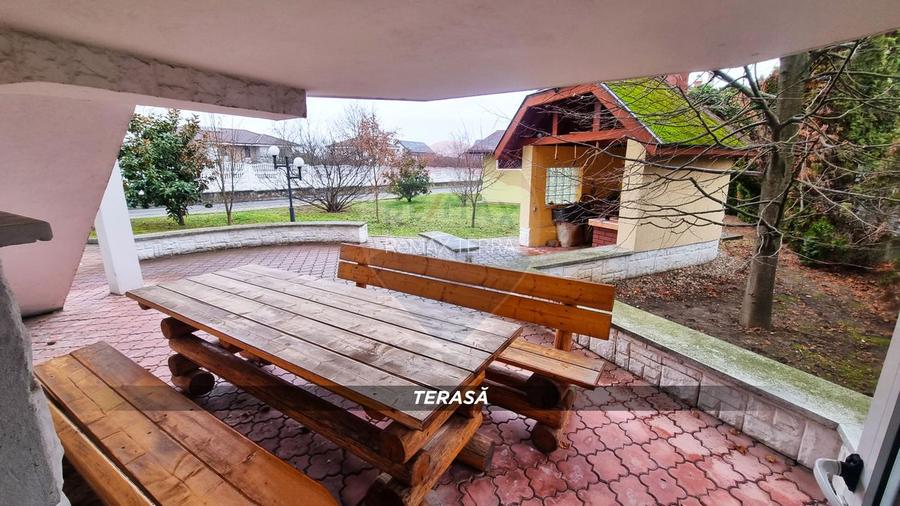 Casă / Vilă de lux cu 2 garaje, 10 camere de vânzare în BAIA MARE - 35