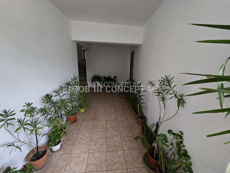 INCHIRIERE Garsoniera spatioasa, in bloc la curte, zona Mihai Bravu - 19