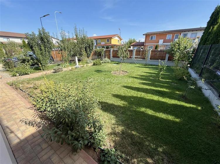Vila tip Duplex, Curte proprie, Sanpetru Brasov - 3