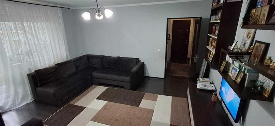 Vand apartament 2 camere