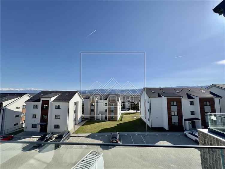 Ap. 3 camere, decomandat, jaluzele electrice - 2 bai - la cheie