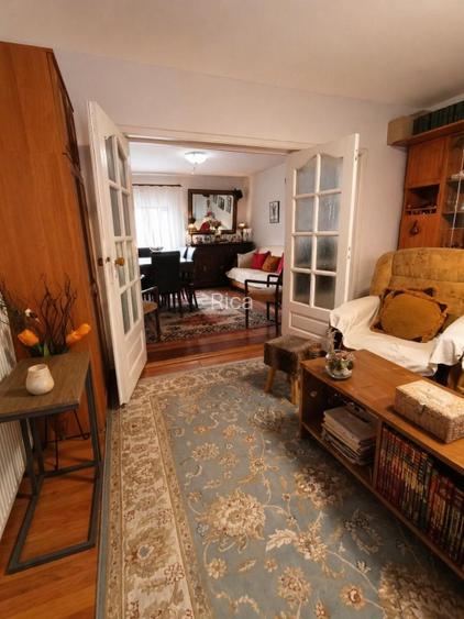 Casă cu 2 locuințe, centrală, garaj și grădină, teren 415 mp, Mezeș/Șos Chitilei - 12