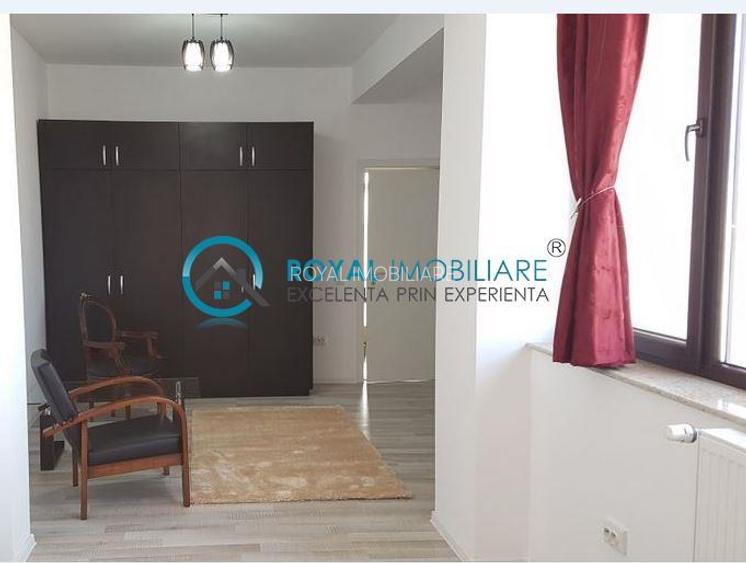 Royal Imobiliare - Inchiriere Apartament Penthouse cu 3 camere zona 9 Mai - 8