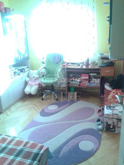 Apartament 3 camere în zona STRAZII BUCURESTI - 13