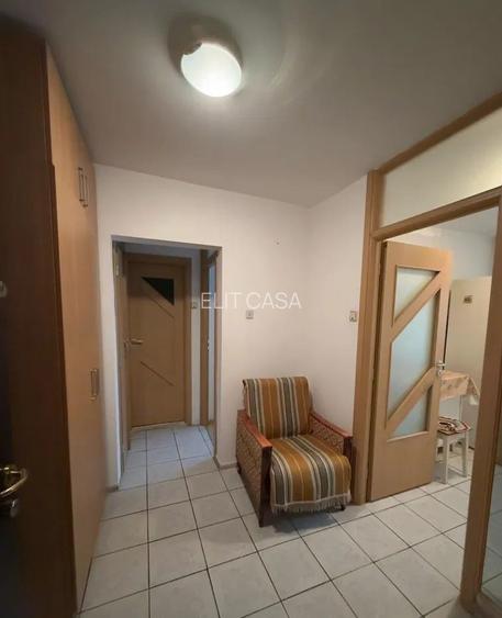 Apartament 2 camere, decomandat, zona Tg Cucu - 4