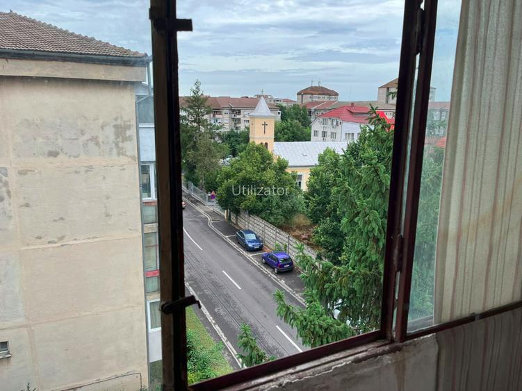 Apartament cu 2 camere in zona Rogerius - 2
