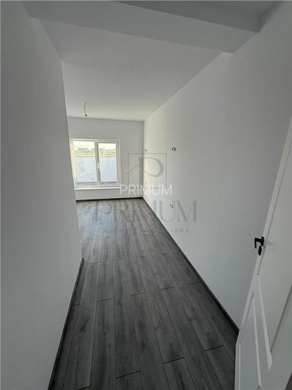 Duplex superb - la cheie - asfalt - 3 bai. - 7