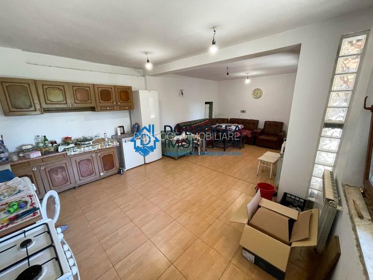 Sat Parches, 2 case  individuale, teren 4860 mp - 16