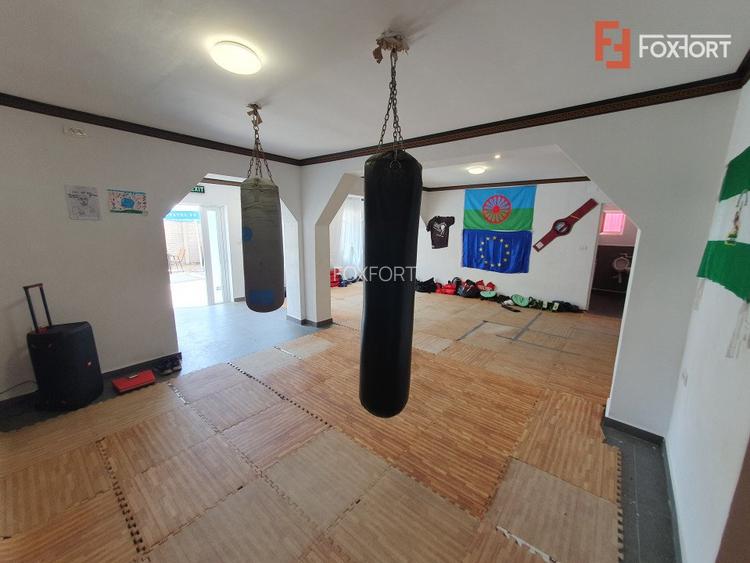 COMISION 0% Spatiu comercial cu 4 incaperi de vanzare in Denta, zona Central - 13