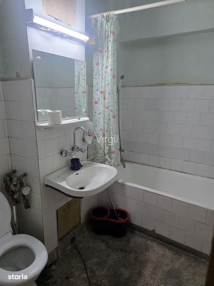 Vand  apartament 3 camere, et. 6/7, Calea Bucuresti, Piata Centrala - 7