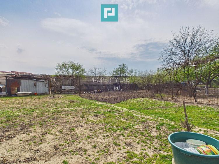 2 case separate + curte 1400 mp – Zona Dâmbovița - 26