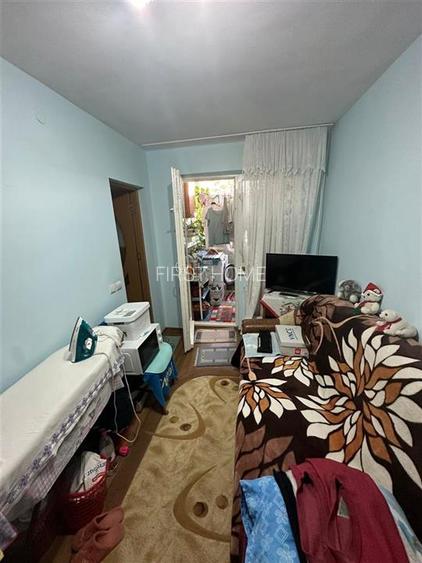 Ap 3 cam, Sud scoala nr 8, 50mp utili, et 1/4, CT - 4