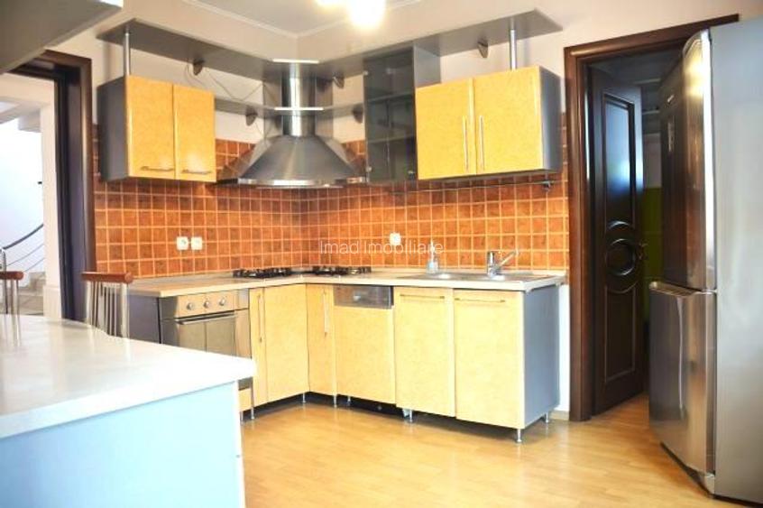 Locatie unica!  Inchiriere Vila superba langa parc, lac si stadionul din Targovi - 12