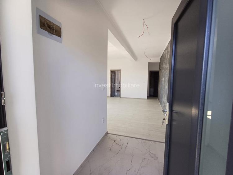 Casă cu 4 camere, 2 băi, beci spațios și 400 mp teren - 9