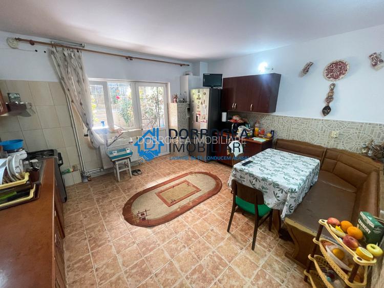 Vila in inima orasului, ideala pentru locuit sau birouri/ clinica - 8