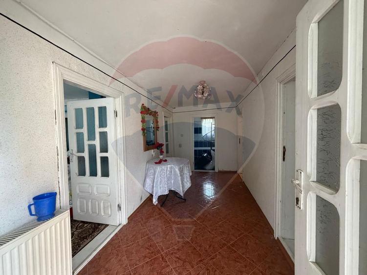 Casa si spatiu comercial (P+1 ) de vanzare