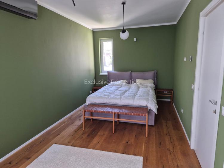 Vila moderna si eleganta in Otopeni, curte amenajata si terase generoase - 9