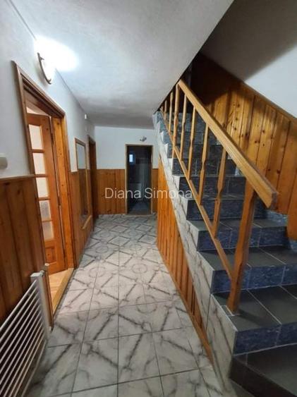 Casă tip duplex cu 4 dormitoare de închiriat – ideală pentru familie/ muncitori  - 3