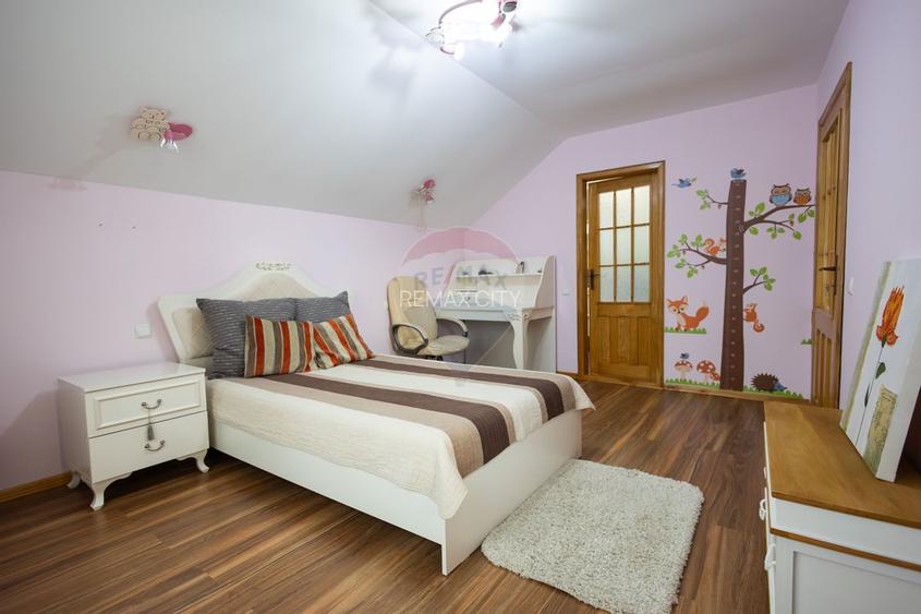 Casa spatioasa de vanzare - 43